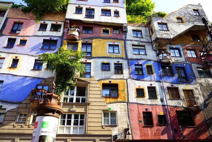 12 I DÜNYA I VİYANA Sonraki durağımız Viyana nın ünlü Hundertwasser Evi oluyor.