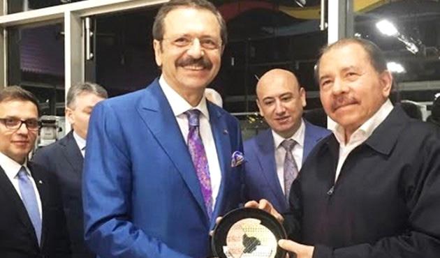 NİKARAGUA NIN EFSANEVİ LİDERİ ORTEGA DAN, TÜRK İŞ DÜNYASINA YATIRIM DAVETİ Nikaragua nın efsanevi lideri Devlet Başkanı Daniel Ortega TOBB Başkanı Hisarcıklıoğlu nu kabul etti.