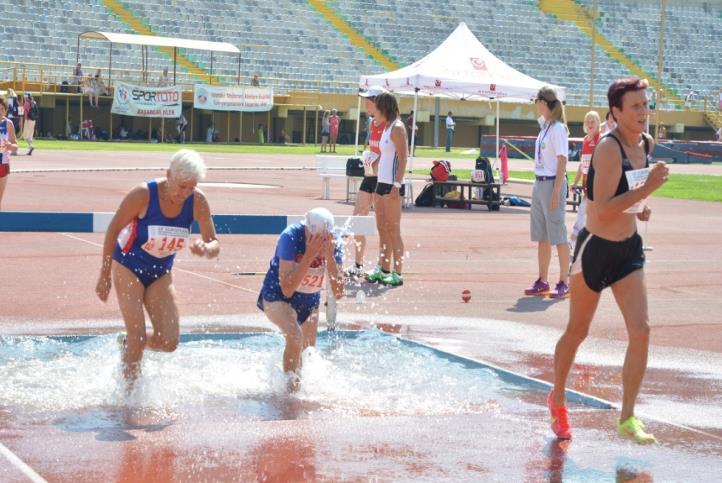 Erkekler 1500 metrede İlham Tanui Özbilen ve 3000 metrede Ali Kaya, kadınlarda da