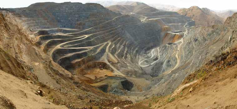 MINING Sivas - Divriği Open Pit Iron Mine Çiftay provides %52 of iron ore production and