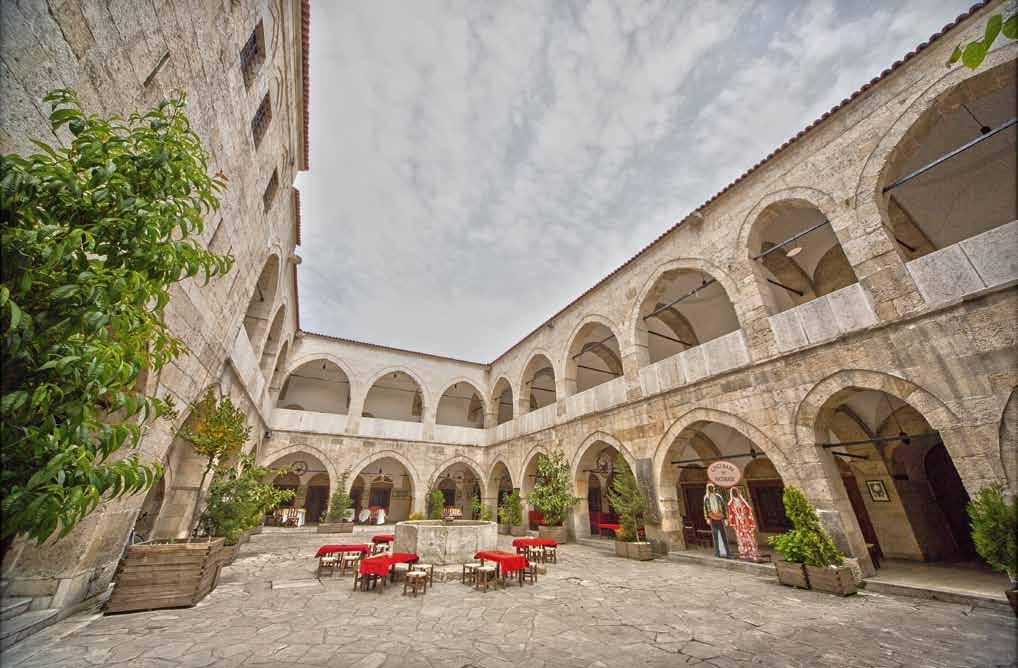 Tamamen insan gücüne dayalı yapılan han, Osmanlı mimarisinin en gelişmiş örneklerinden biri olarak kabul edilmektedir.