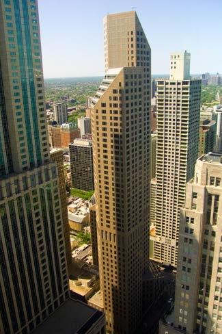 19 One Magnificent Mile Binası nın taşıyıcı sistem planı şematik olarak Resim 2.6 da sunulmaktadır. 50-57. kat planları a) Görünüş Zemin - 22.