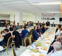 ayı boyunca hazırlanan iftar sofralarına katılan Türk, Alman ve diğer din ve