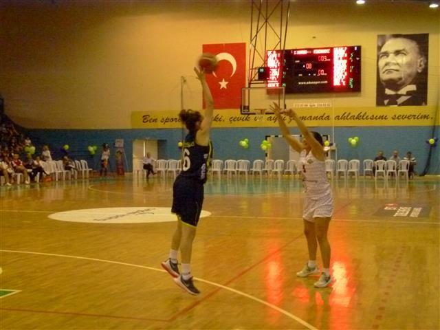 Kadınlar basketbol bölgesel liginden birinci