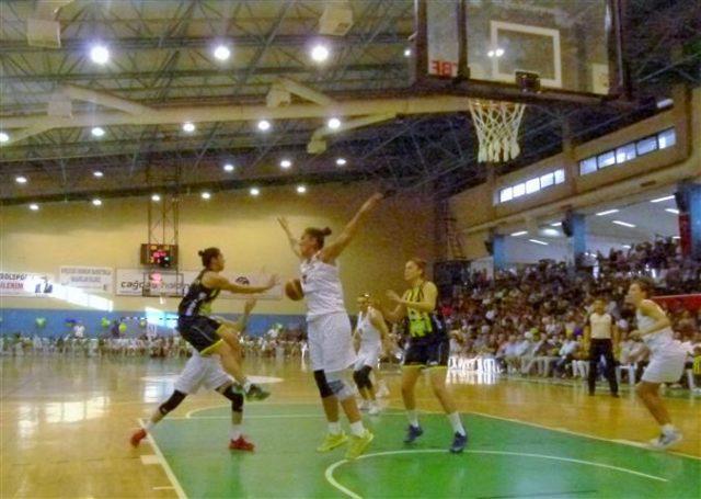 Altınordu Bodrum Futbol Okulu Kış Programı Başlıyor Alt yapıya verdiği önemle tanınan Altınordu Futbol Kulubu nun Bodrum okulu kış programı başlıyor.