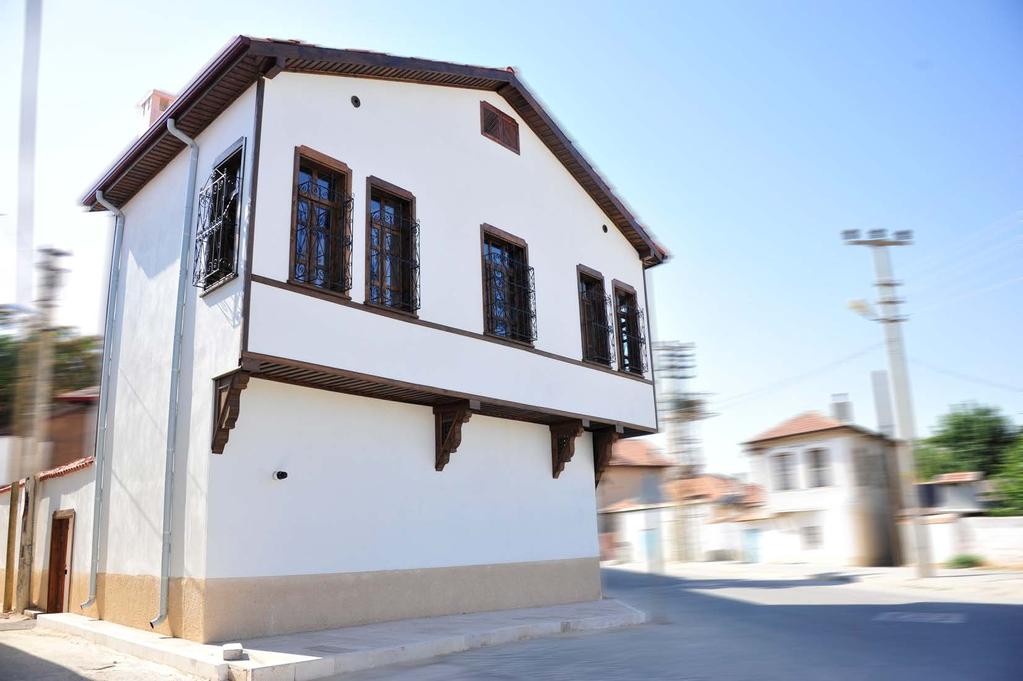 GELENEKSEL KARAMAN EVİ