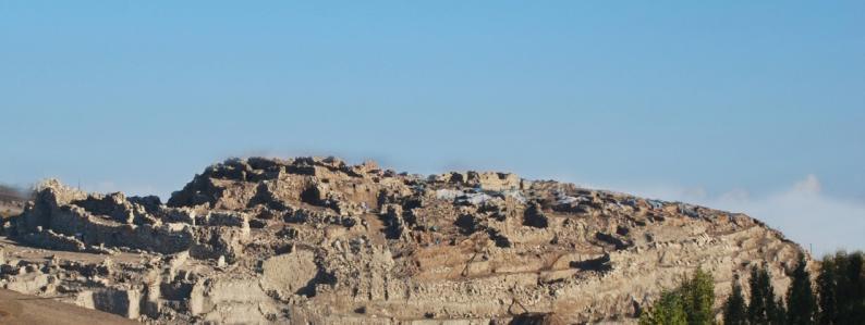 Resim13: Seyitömer Höyük yerleşmesi genel görünümü (http://www.dpu.edu.tr den alınmıştır). Höyükte ilk kazı çalışması 1989 yılında Eskişehir Müzesi Müdürlüğü, tarafından gerçekleştirilmiştir.