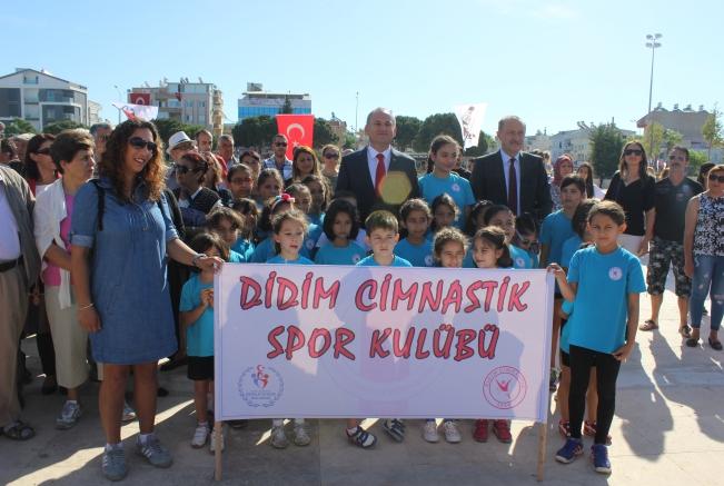 Belediye Temizlik ve Çevre Kontrol biriminin tespitlerini sürdürdüğünü fakat halkada iş düştüğünü