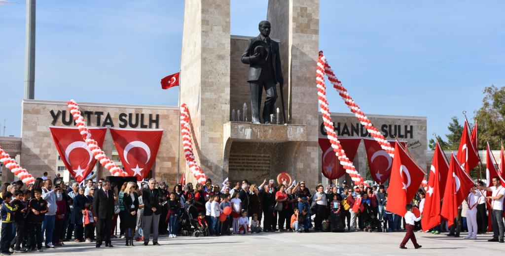 öğretmenlerin ve Dede verdi. Cumhuriyet Meydanı Didimlilerin bayramını Daha sonra olduğunu, Ancak; 15 kutladı.