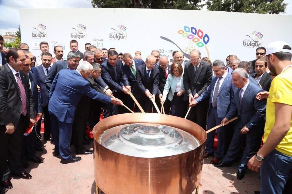 Gaziantep Büyükşehir Belediyesi destekleri 28-29 Mayıs 2016 tarihleri arasında Gaziantep te "1.Bulgur Festivali etkinliği gerçekleştirildi.