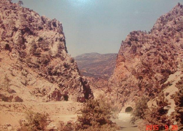 Oymapınar projesinin oldukça karmaşık olan jeolojik ve jeoteknik sorunlarını belirlemek amacıyla 1963-1976 yılları arasında yerüstü ve yeraltı araştırmaları yapılmıştır. Foto-7.