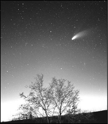 Her yıl 12-13 Ağustos tarihlerinde Perseid meteor yağmuru en üst düzeye çıkar. Bu gecelerde ışık kirliliğinin olmadığı bölgelerde, saatte ortalama 50 kayan yıldız görmek olasıdır.