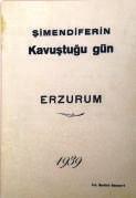 Başta sarık, arkada lata [cübbe gibi bir şey], çehrede kaba traş bir sakal, kelli felli bir hocacık Mektubunda diyor ki: Hayret etme, bulunduğum köy hocalığında bana 300 kuruş maaş veriyorlar.