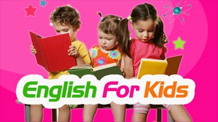 English TEACHER BEES(ARILAR) BUTTERFLIES(KELEBEKLER) FĠSHES(BALIKLAR) Soyut kavramlar yerine çocuğun hayatından hareket edilerek sunulan oyunlar, şarkılar, resimli kartlar ile çocuklar kendi