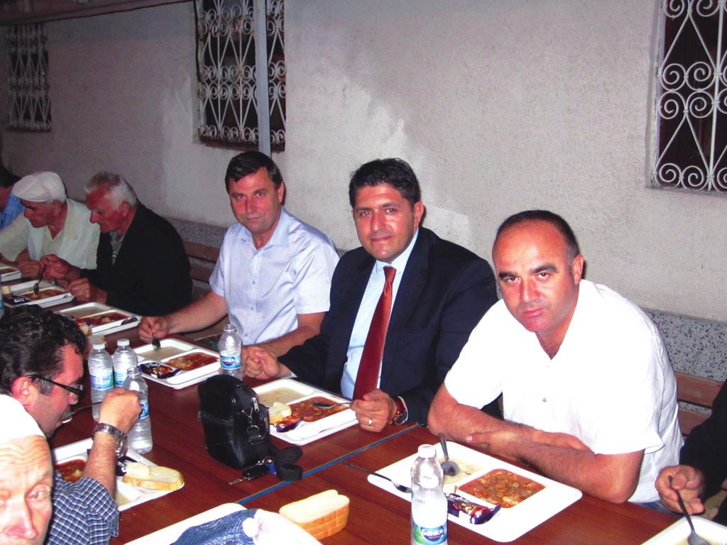 Ömer Lütfi Kültür Derneği Seyhan Mehmet ve bölgeden bazı işadamları da yemeğe teşrif ettiler.