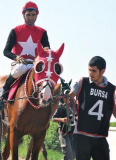 K sa sürede 6 yar fl koflan Kayayürekli isimli Özgünhan yavrusu tay n stanbul da G2 yar flta üçüncülü ü olmas KV yar fllardan tecrübesi olmas gibi etkenler onu favoriler aras na tafl d.