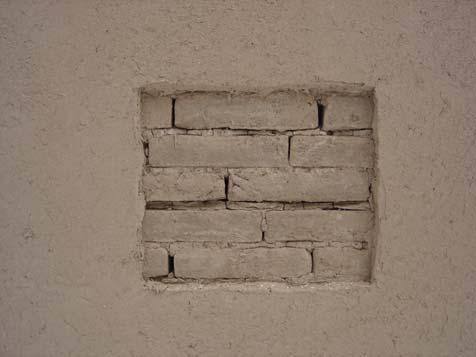 33 Kerpiç blokların örülmesi ile yapılan duvarlarda kerpiç harcı kullanılır. Bu tip duvarlar dökme duvarlara göre daha düzgün ve dayanıklıdır (Zemorşidi 2001).