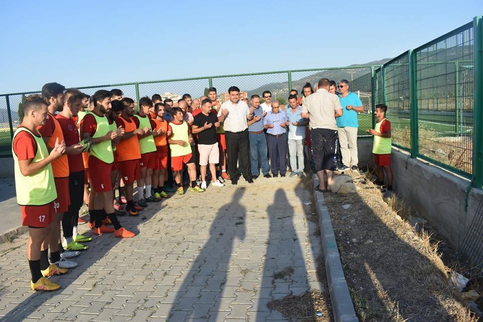 edeceğiz dedi Futbol takımının çalışmalarını Belediye Başkanımız aynı zamanda Kulübün fahri Başkanı Sayın Emin Ersoy,Havran Fatih Belediyespor Kulüp Başkanı Sayın Kadir Gezer Kulüp Yönetim Kurulu
