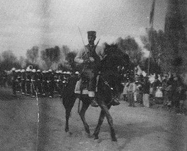 Mahmut Yılmazoğlu Sınırı en son geçen babam, Türkiye topraklarına ayak bastığı an talihsiz kurşunlarla hedef olup şehit olmuş, amcam Develi Mehmet de sırtına giren kurşunla ağır yaralanmıştı.