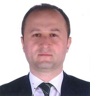 Yusuf DAYIOĞLU 1981 yılında Sakarya da doğdu. Karadeniz Teknik Üniversitesi Ġktisadi ve Ġdari Bilimler Fakültesi ĠĢletme Bölüm den mezun oldu.