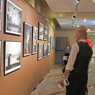 POLONYA DA SERGISI Varşova Yunus Emre Enstitüsü 9 Haziran da Ostroleka Kültür Merkezi Sanat Galerisinde Mustafa Dedeoğlu nun Timeless İstanbul adlı fotoğraf sergisinin açılışını gerçekleştirdi.