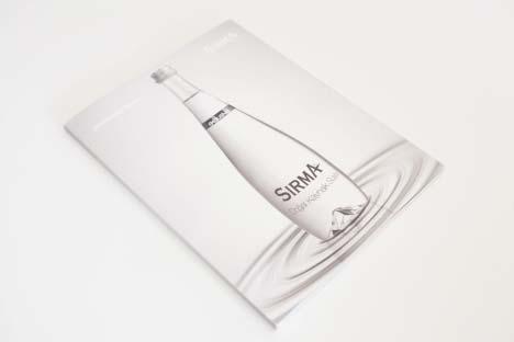 Bir içecek markasına rapor tasarladığımız için tasarım fikrimizin temeline akıcılık kavramını koyduk.