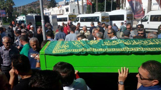 Bodrum da Uslu ailesinin acı günü Bodrumun tanınmış, köklü Uslu ailesinin ferdi Kemal Uslu Vefat etti.