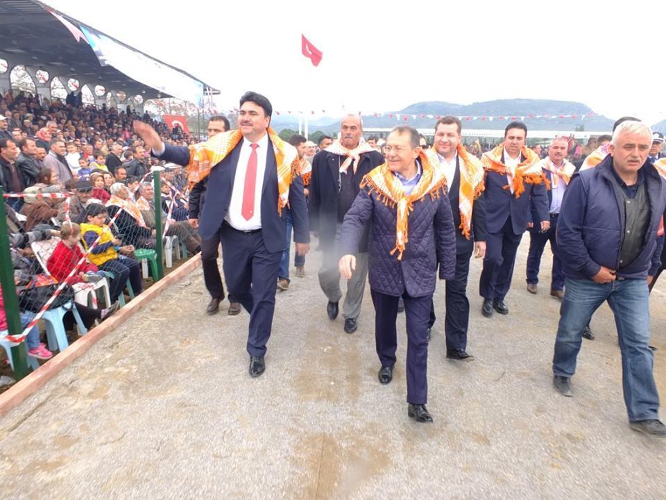 Belediye Başkanı Sayın Ahmet Edip Uğur ve Belediye Başkanımız Emin Ersoy'a etkinlikten dolayı teşekkür eden vatandaşlar ailece unutamayacağımız bir gün yaşadık önümüzdeki yenisini şimdiden bekliyoruz