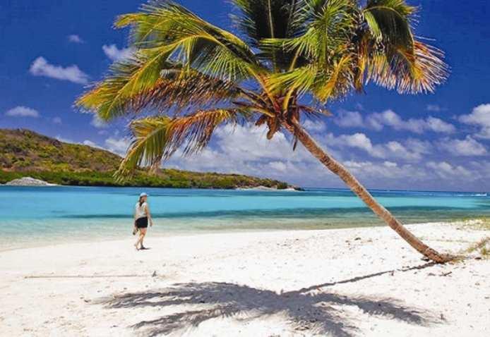 Karayipler, Grenadin Adaları St.Lucia Bu ada, İngilizler tarafından işgal edilmeden önce Fransızların yönetimi altındaydı.