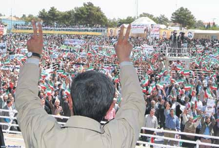 3 Giriş İran da, 14 Haziran 2013 tarihinde gerçekleştirilecek olan 11. Cumhurbaşkanlığı seçimi için resmi adaylık başvuru süresi 11 Mayıs 2013 günü saat 18.00 de sona erdi.