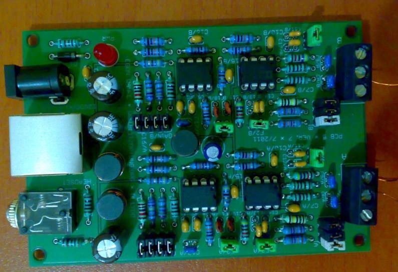 Kullanacağımız VLF amplifikatör, iki kanal tek kaynağı iki aşamalı amplifikatörü gerçekleştirir. Basit olması için, bizim ampflikatör non-inverting zayıflama ile tek kaynak modunda çalışmaktadır.