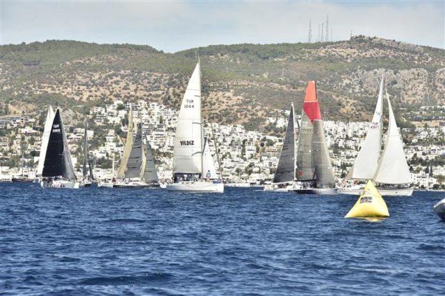 ile birlikte açık denize yelken açan ünlü isimler arasından Yonca Evcimik, Mehmet Coşkundeniz, Koray Bilici, Billur Kalkavan, Ercan İnan gibi bir çok isim kıyasıya mücadele etti.