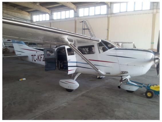 20 sunulmuştur. CESSNA T 206H uçağı için Ultracam XP Kamera ve GNSS/IMU Şekil 3.12 