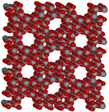 Esas olarak zeolitler, ortaklanmamış oksijen atomları ile birbirine bağlanmış tetrahedral moleküllerden oluşmuş doğal kristal alüminosilikatlardır [51].