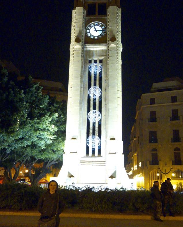 Halen savaşın izlerini taşısa da; renkli gece