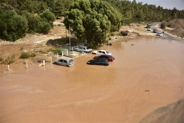 Kamuoyuna Duyurulur Bodrum Torba kavşağı üzerinde meydana gelen DSİ isale hattının patlağı ile ilgili bilgilendirme metnidir.