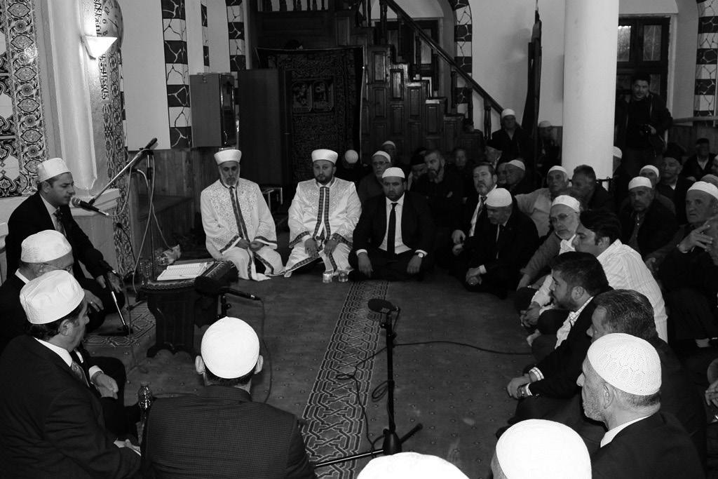 7 Bursa Osmangazi Belediyesinden Kırcaali de Miraç Kandili Programı Kırcaali Merkez Camii nde Miraç Kandili münasebetiyle kandil özel programı düzenlendi.