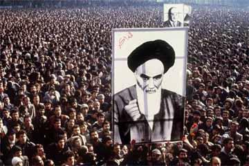 Zamanlama: 1979 da Sovyetler in Afganistan a a müdahalesi m ve İran İslam Devrimi sonrası ABD nin,