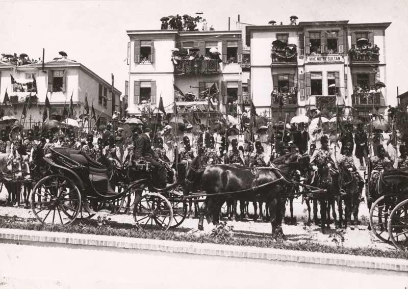 Sultan Mehmet Reşat Tezahüratlar Altında Ayasofya Camisine Doğru İlerliyor