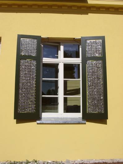 Solar Window Shutter Project partners: Design and development: Astrid Schneider, Berlin Production and sales: Colt International GmbH, Kleve /