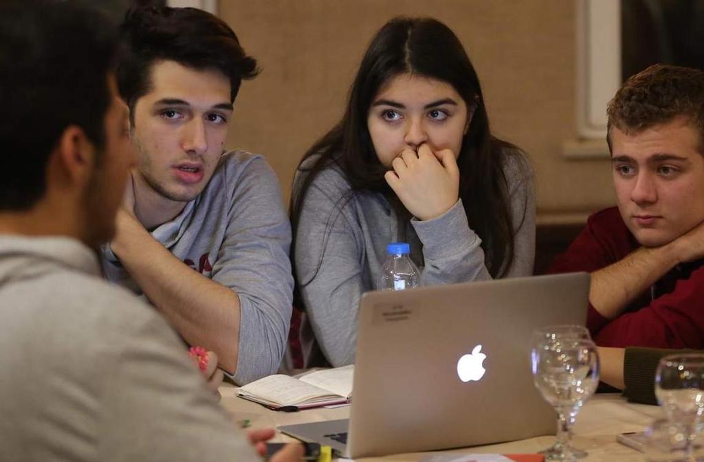 Suriyeliler için Değil Suriyelilerle Birlikte Liseli Genç Liderler, Suriyeli üniversitelilerle onların evlerini ziyaret etti, Suriyeli yıldızların