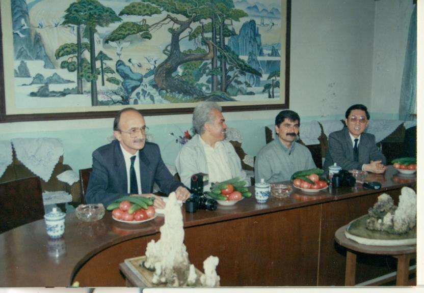 Değerli arkadaşlar; Bugün gezegenimiz, tarih boyunca tanıdığı en gaddar ve yıkıcı bir sistemin tahakkümü altındadır.