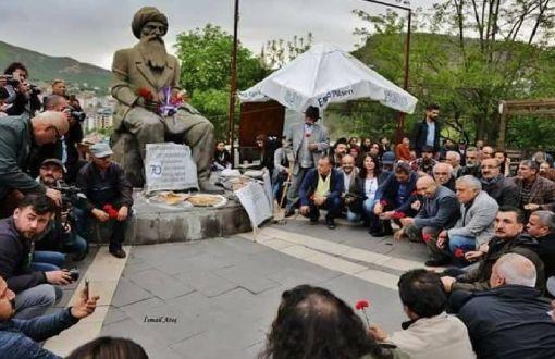 KESK liler, 22 Mayıs günü FETÖ üyeliği suçlaması ile yargılanan Eğitim-Sen üyesi Kurşun'un duruşması öncesi basın açıklaması yapmıştı.