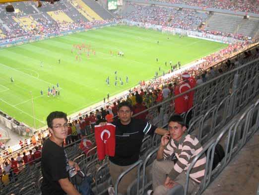 Rapor Tarihi: 05/06/2007 TÜRKİYE BREZİLYA MAÇI Türkiye-Brezilya Maçı Dünyaca ünlü futbolcumuz Tugay Kerimoğlunun Türk milli takımını bırakması sebebi ile Türkiye ile brezilya hazırlık maçı yaptı.