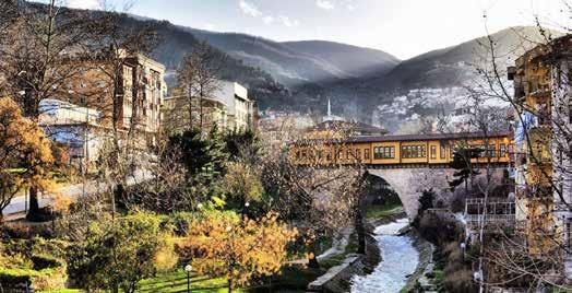 Bursa Marmara nın güzeli BURSA Marmara Bölgesi nde sanayi kenti kimliği ile öne çıkan Bursa, doğal güzellikleri ve değerleriyle de görenleri kendisine hayran bırakıyor.