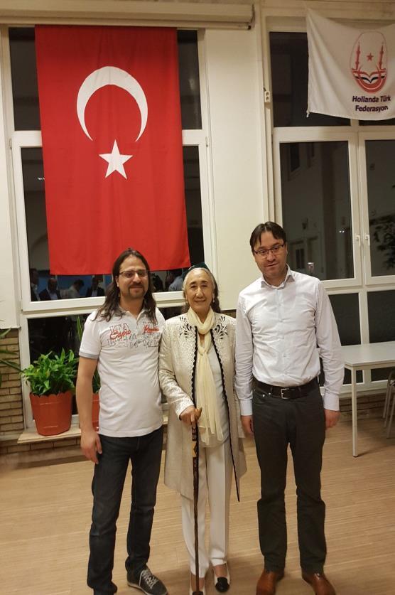 Doğu Türkistan da Türklere yapılan baskılar artmakta Dünya Uygur Kurultayı Başkanı Rabia Kadir bir günlüğüne gelmiş olduğu Hollanda da Hollanda Türk Federasyon