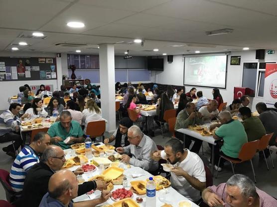 Utrecht Türk Kültür Merkezi başta olmak üzere çoğu teşkilatta günlük iftar programları tertiplendi.