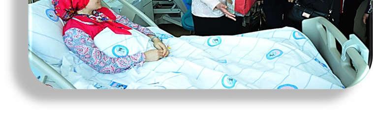 8 Mayıs Anneler günü dolayısıyla huzurevinde kalan yaşlılar ve devlet hastanesinde doğum yapan annelere yapılan ziyarete Belediye Başkanı Ertuğrul Çalışkan ın eşi Şerife Çalışkan, Belediye Meclis