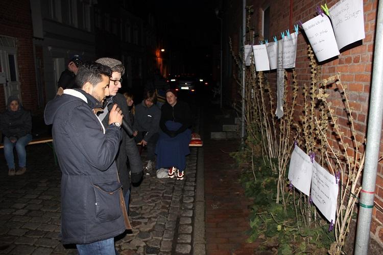 BİR 22 YIL DAHA BEKLEMEK İSTEMİYORUZ Henüz 7 yaşındayken katliamdan yanarak can veren o babaannesinin kendisinin bir masanın altında sakladığı için şans eseri