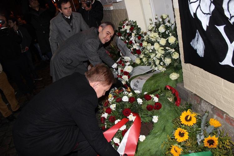 Ablamın ve kuzenimin isimlerinin de sokak ismi olarak yaşatılmasını istiyor, bunun için bir 22 yıl daha beklemek istemiyoruz diye konuştu.